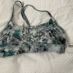 BNWT LULULEMON FLOW Y BRA